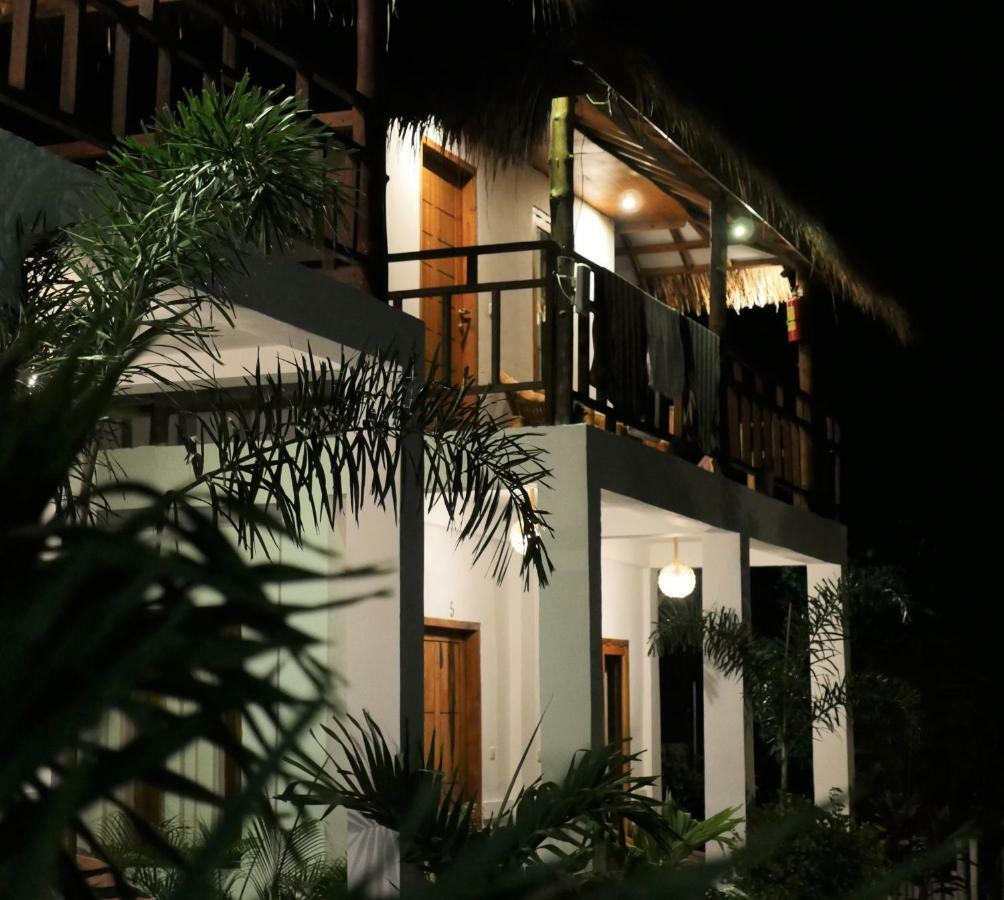 El Jardin De Shambala Hotel Gili Air Exterior photo